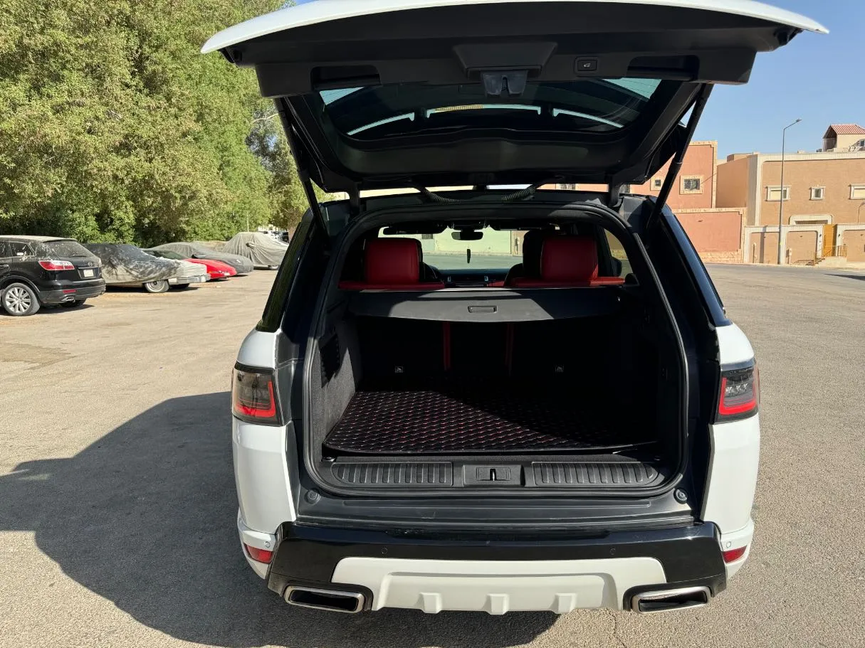 Car image 20