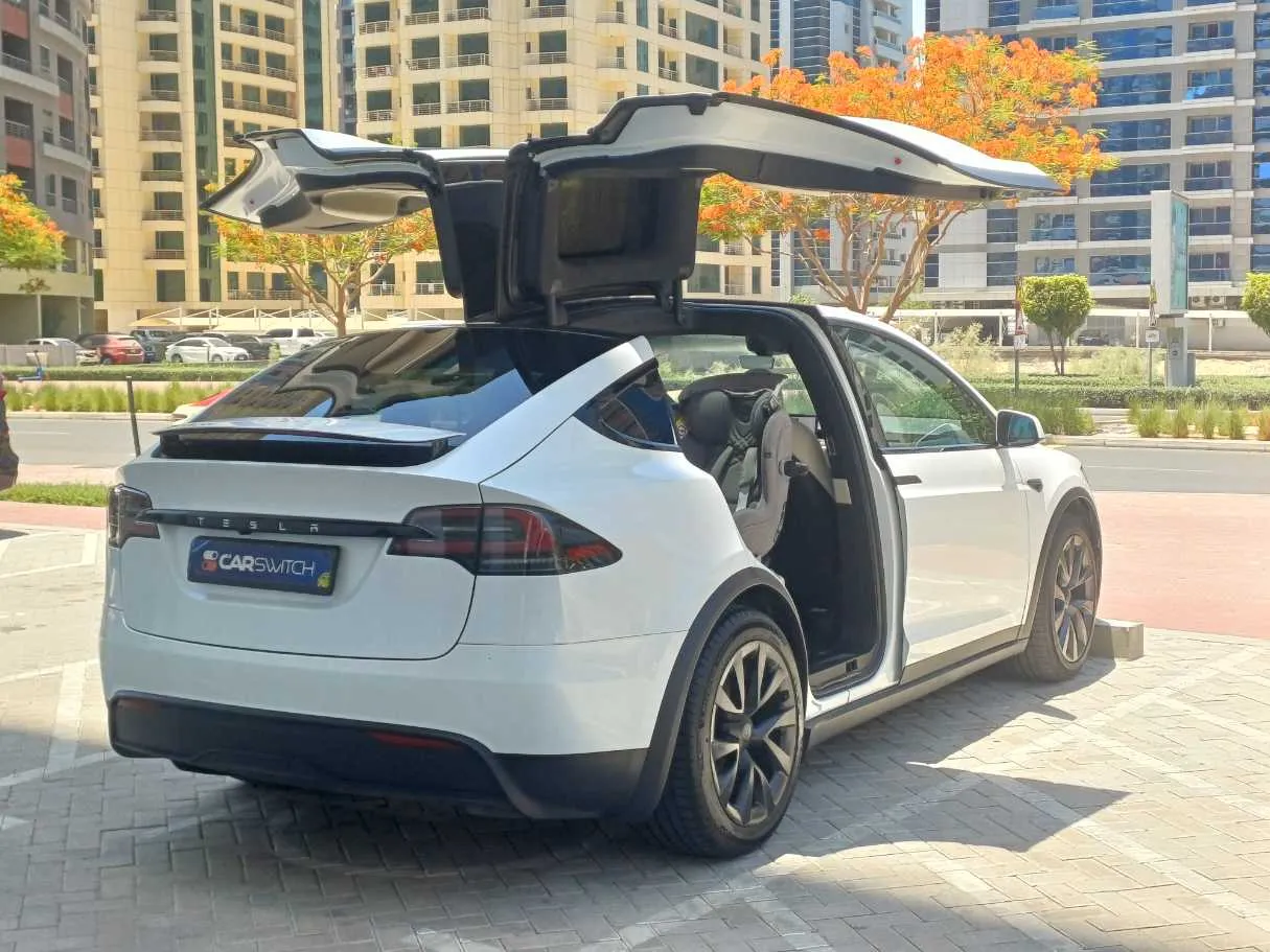 Car image 11