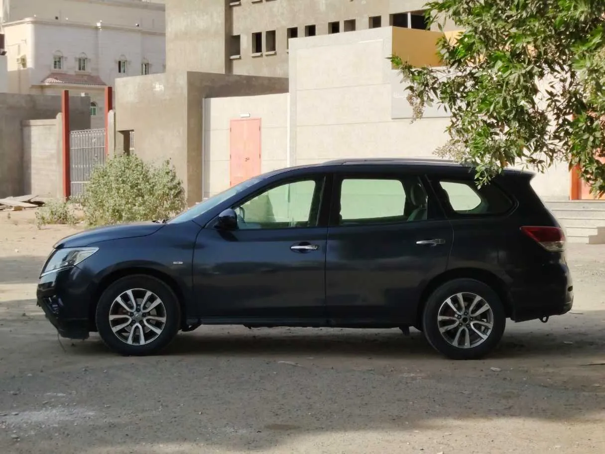 Car image 8