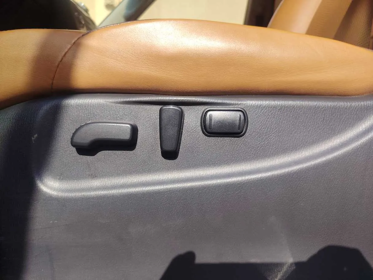 Car image 28