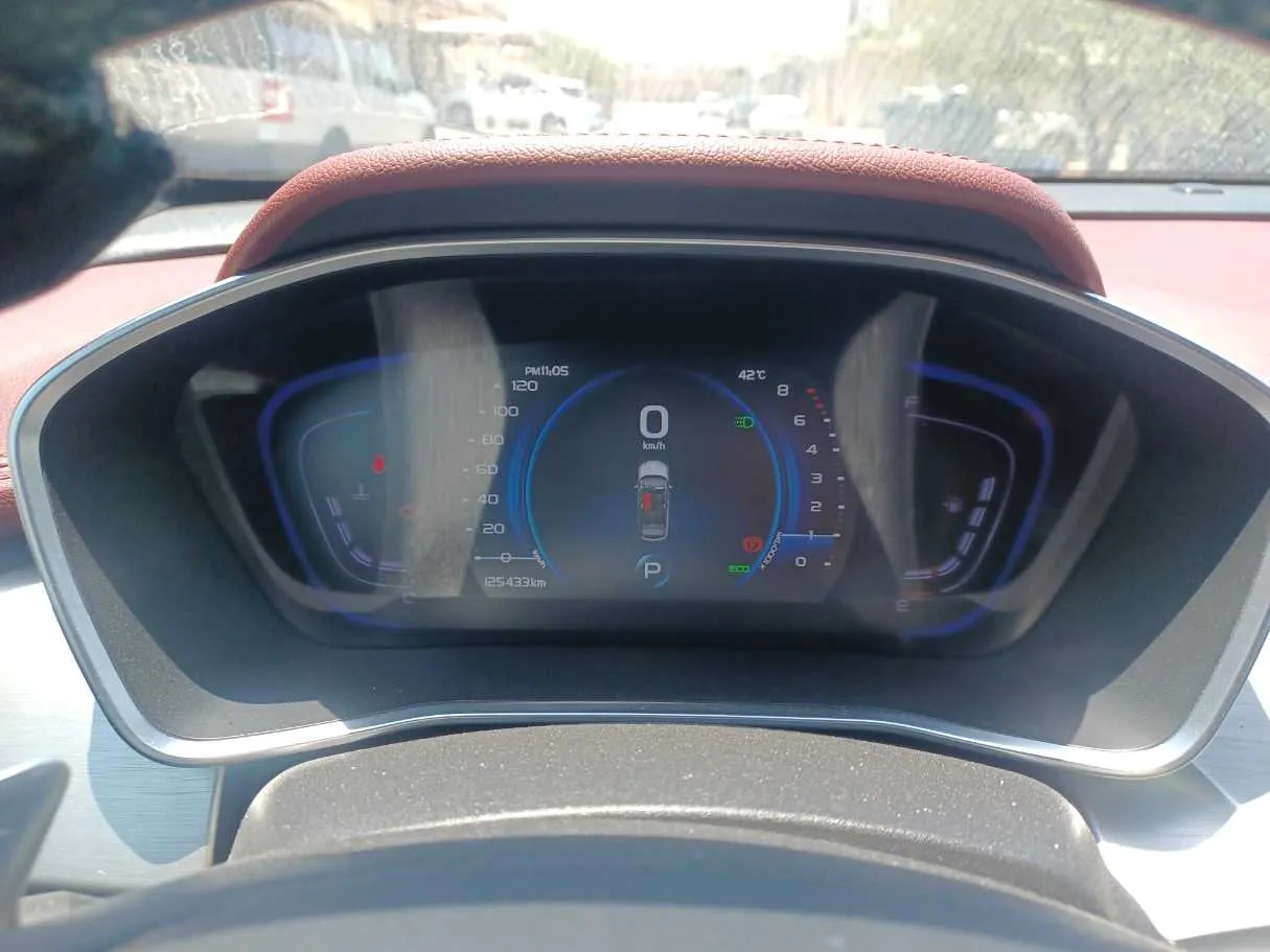 Car image 17