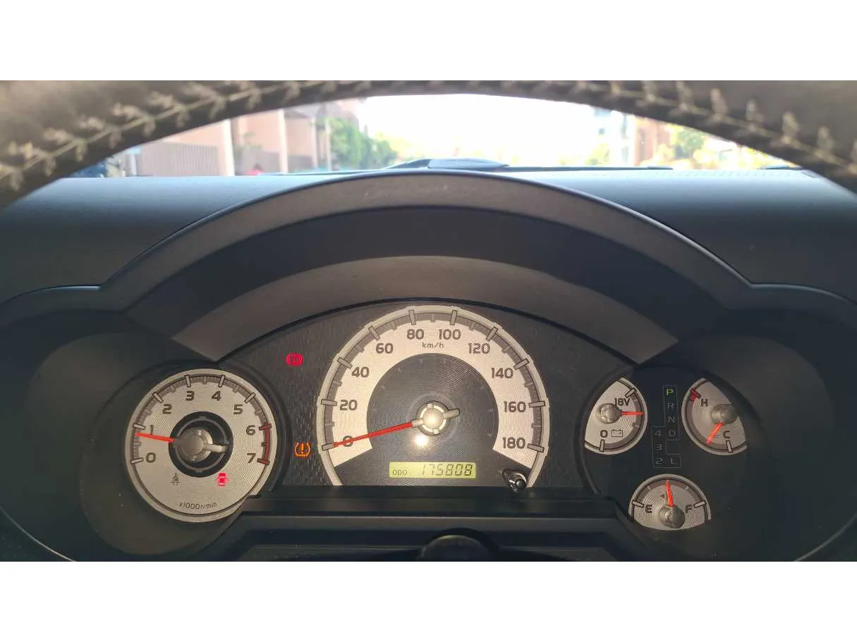 Car image 19