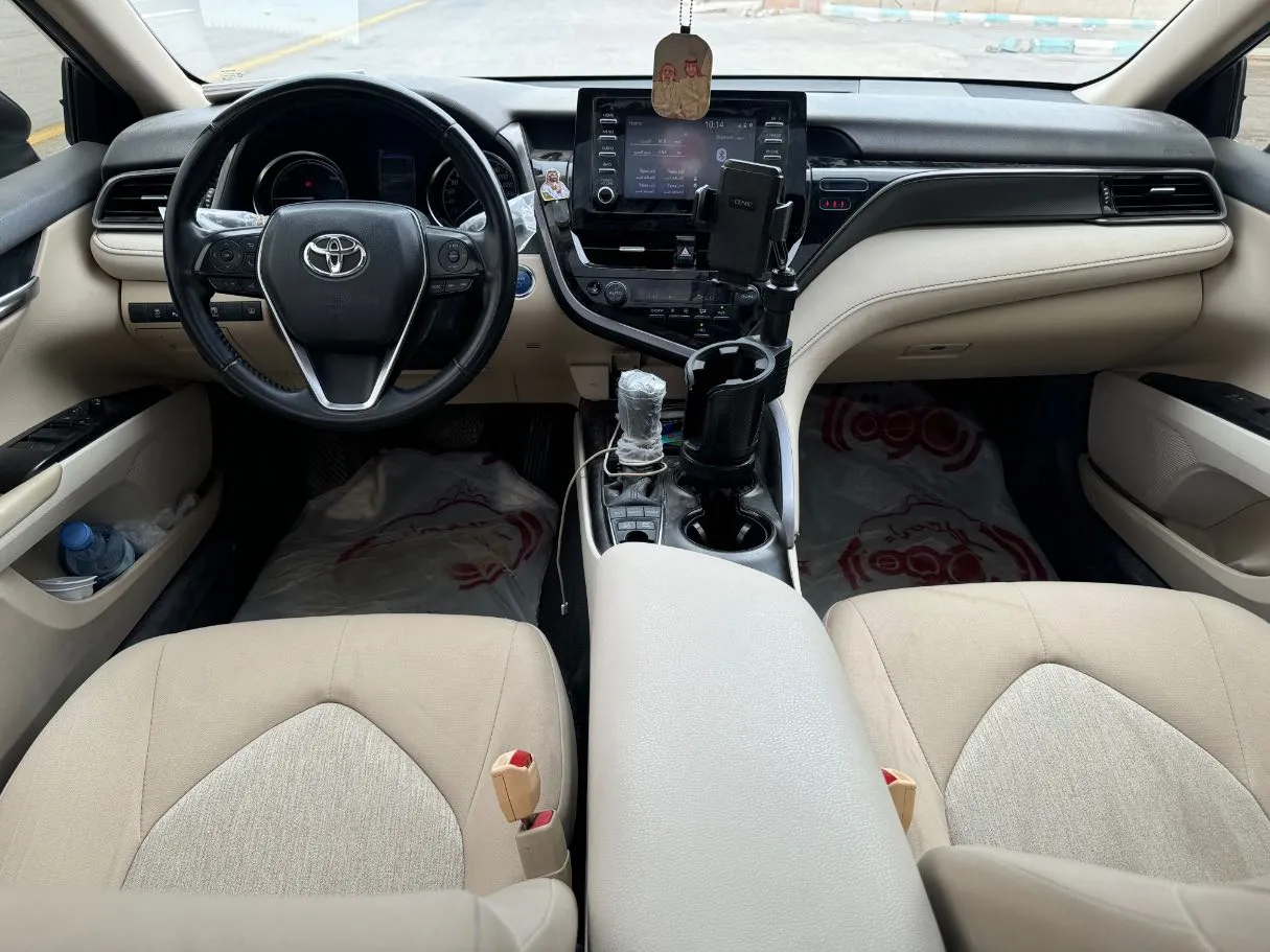 Car image 17
