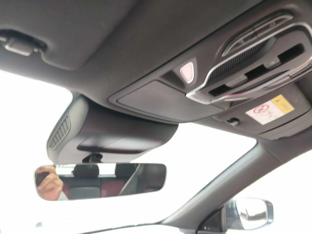 Car image 43
