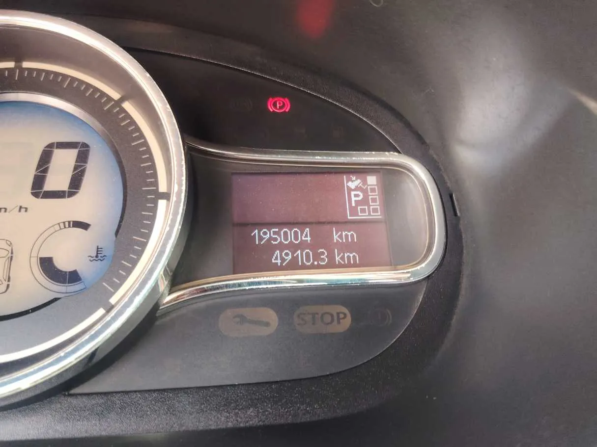 Car image 22