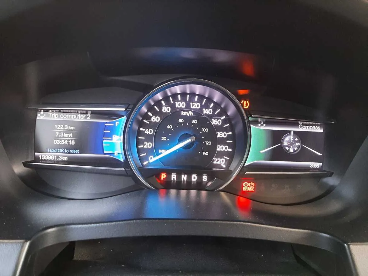 Car image 18
