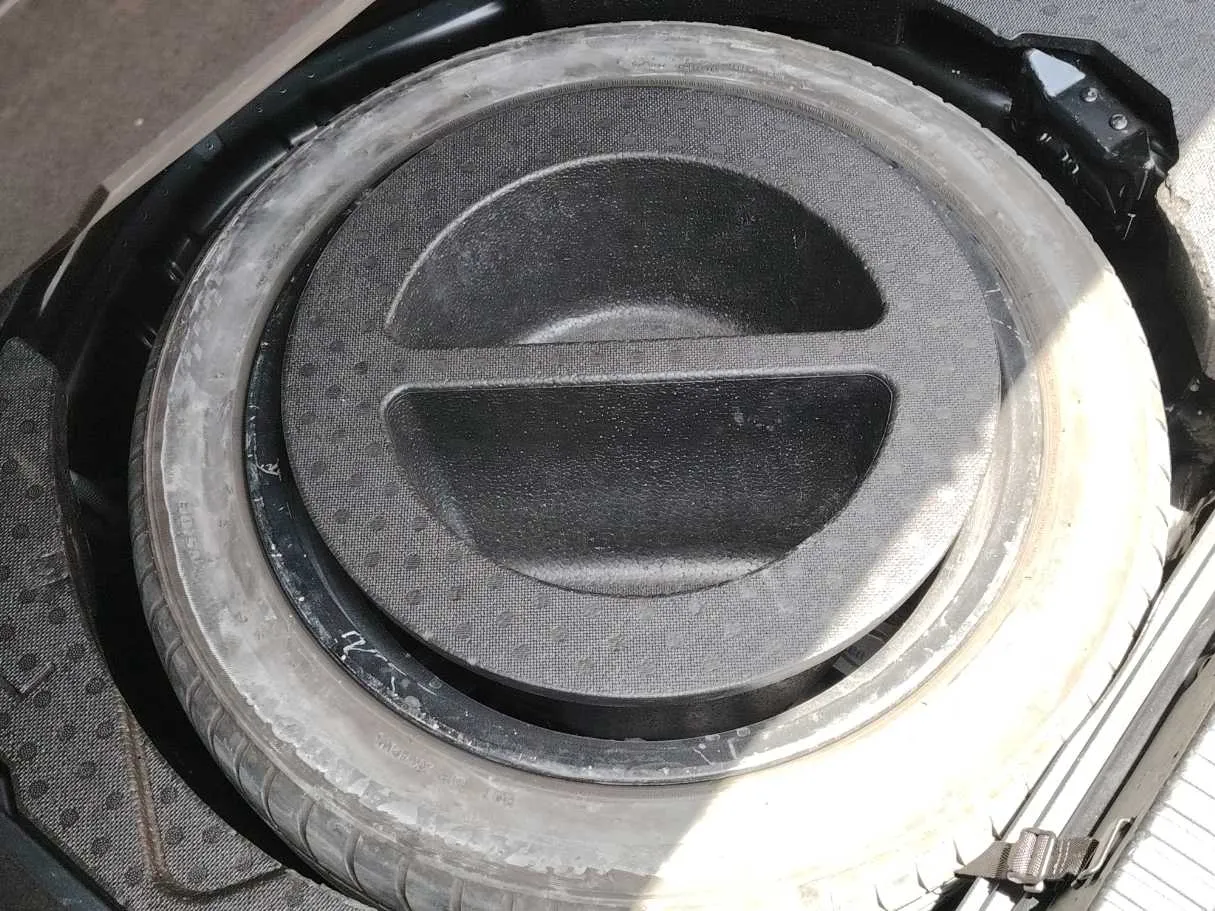 Car image 36