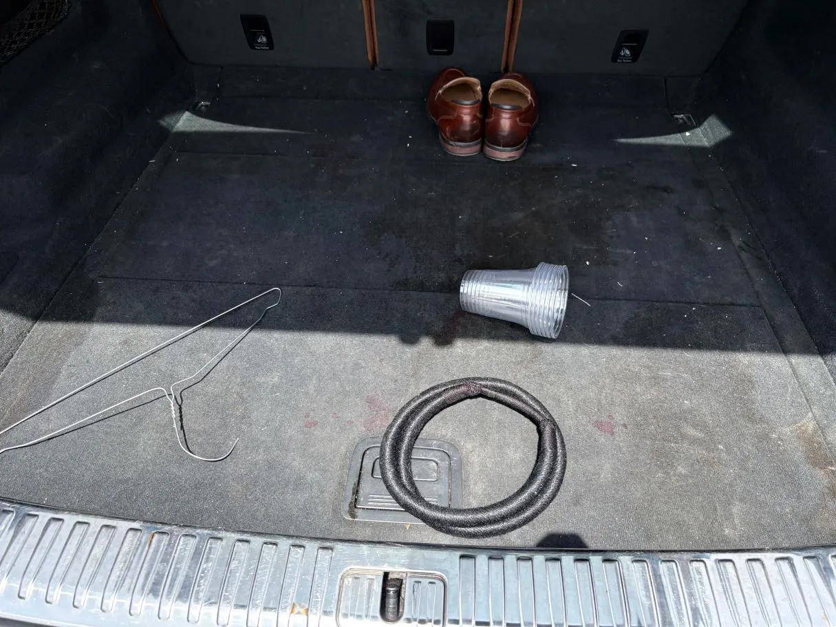 Car image 30