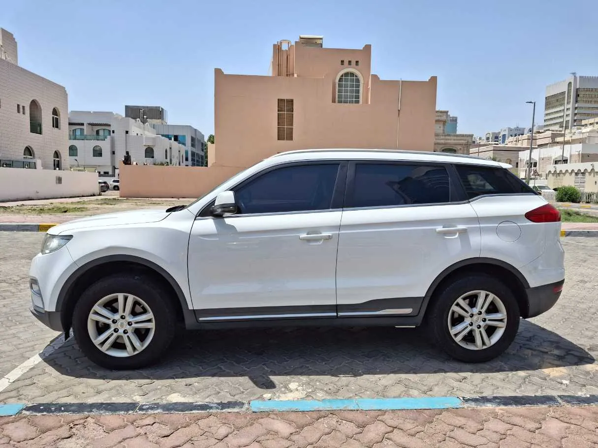 Car image 8