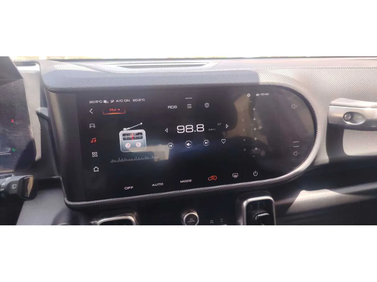 Car image 18