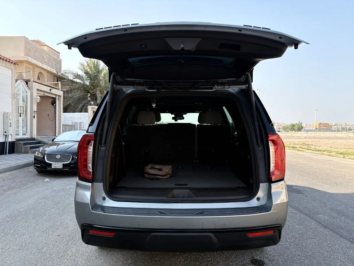 Car image 23