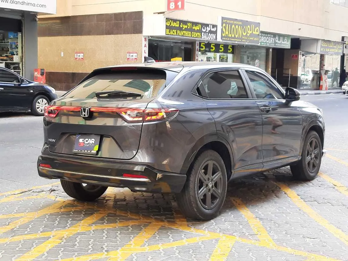 Car image 5
