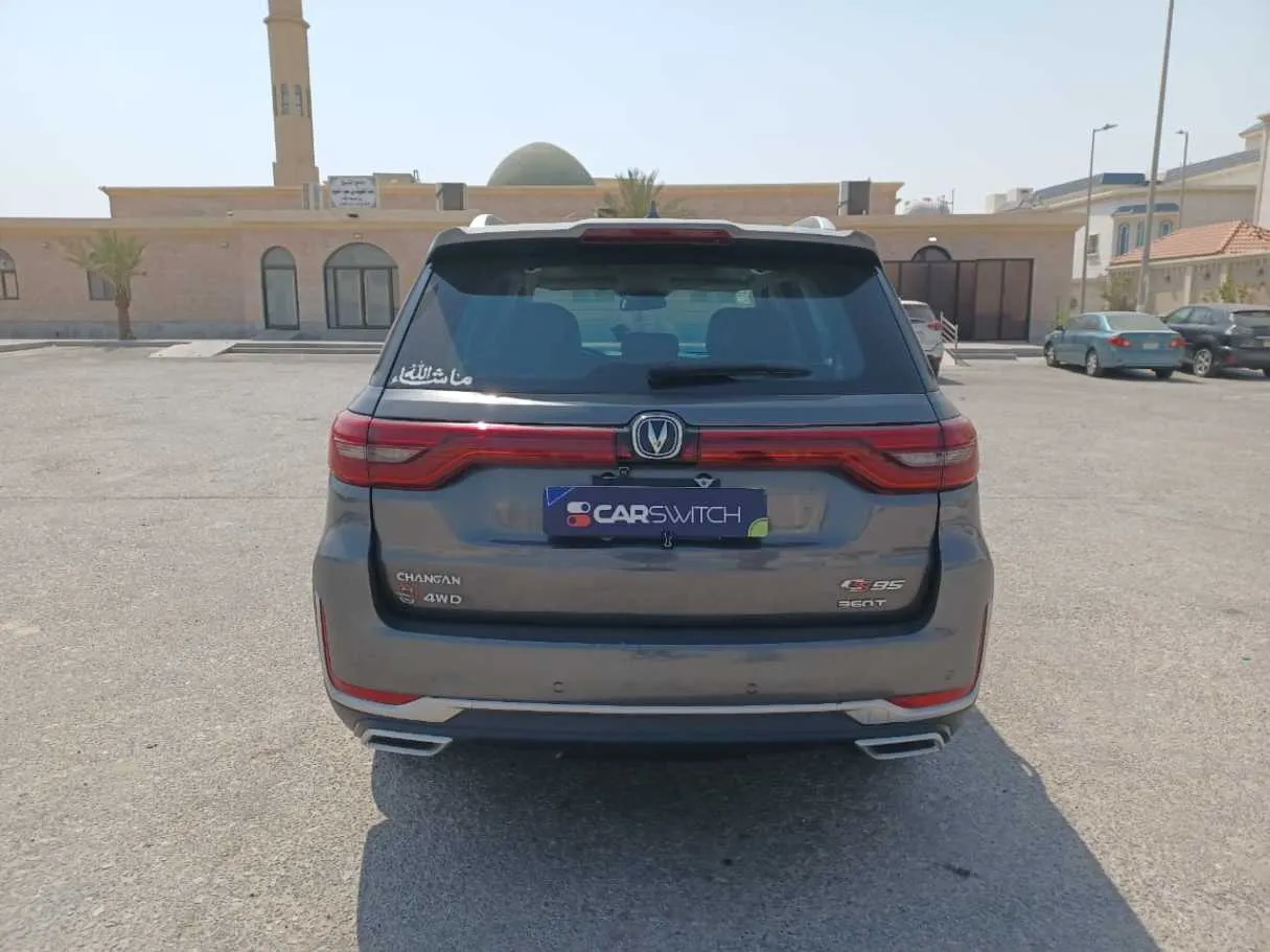 Car image 6