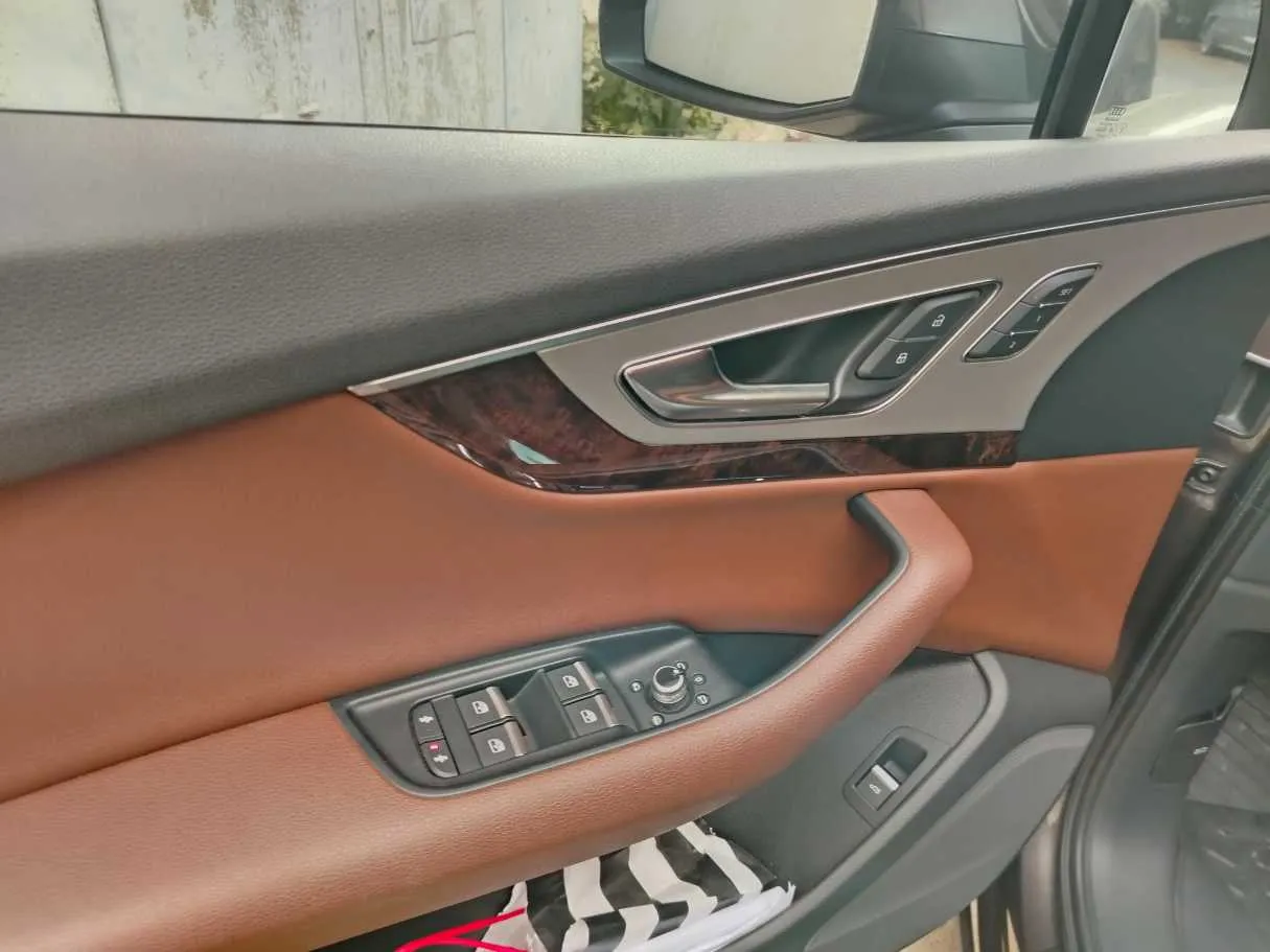 Car image 38