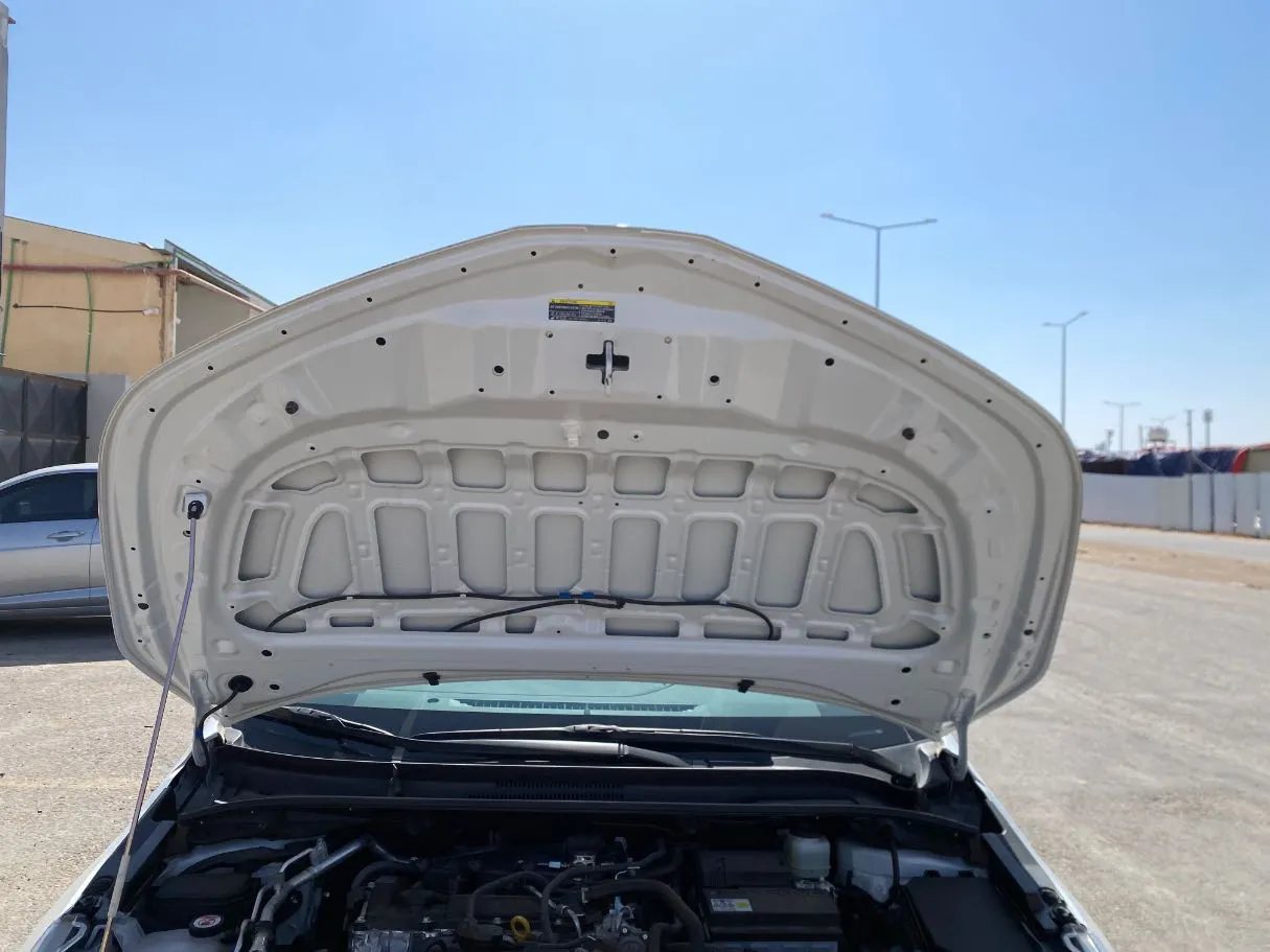 Car image 23
