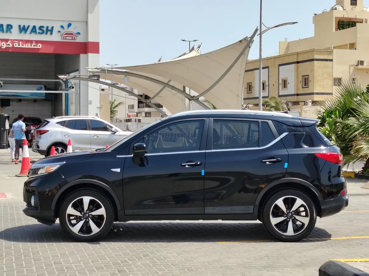 Car image 8