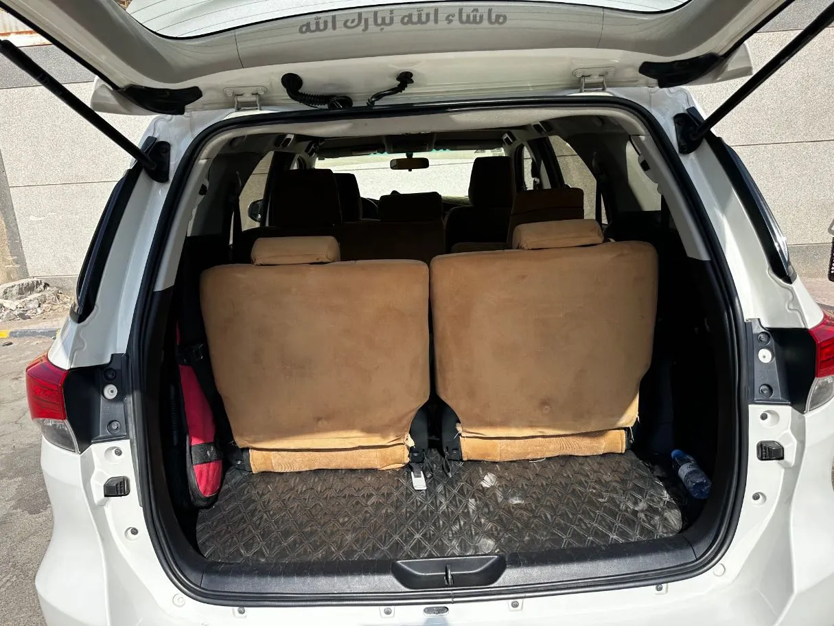 Car image 24