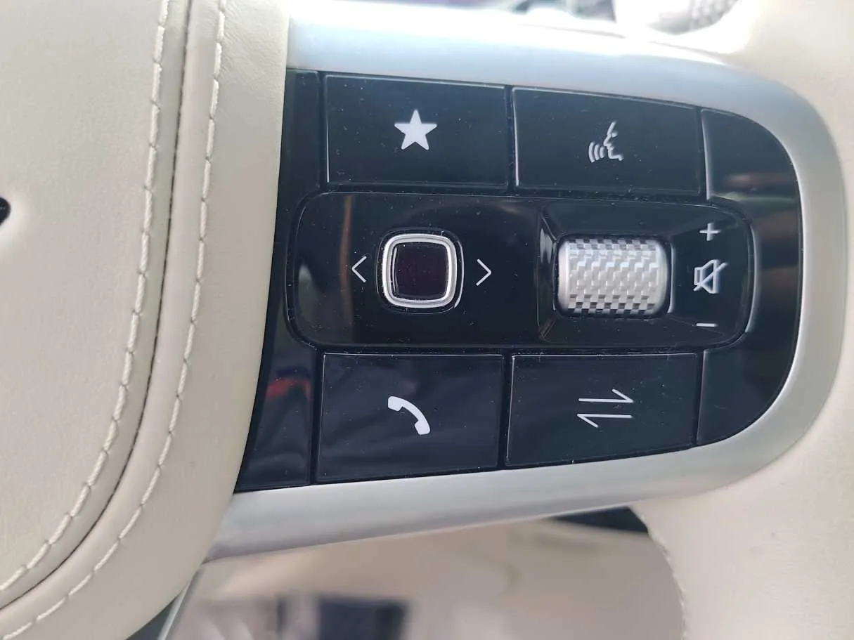 Car image 42