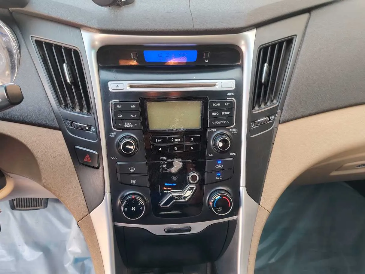Car image 20