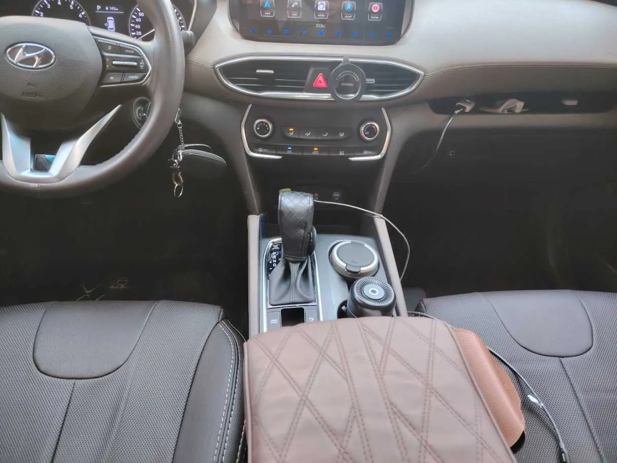 Car image 26