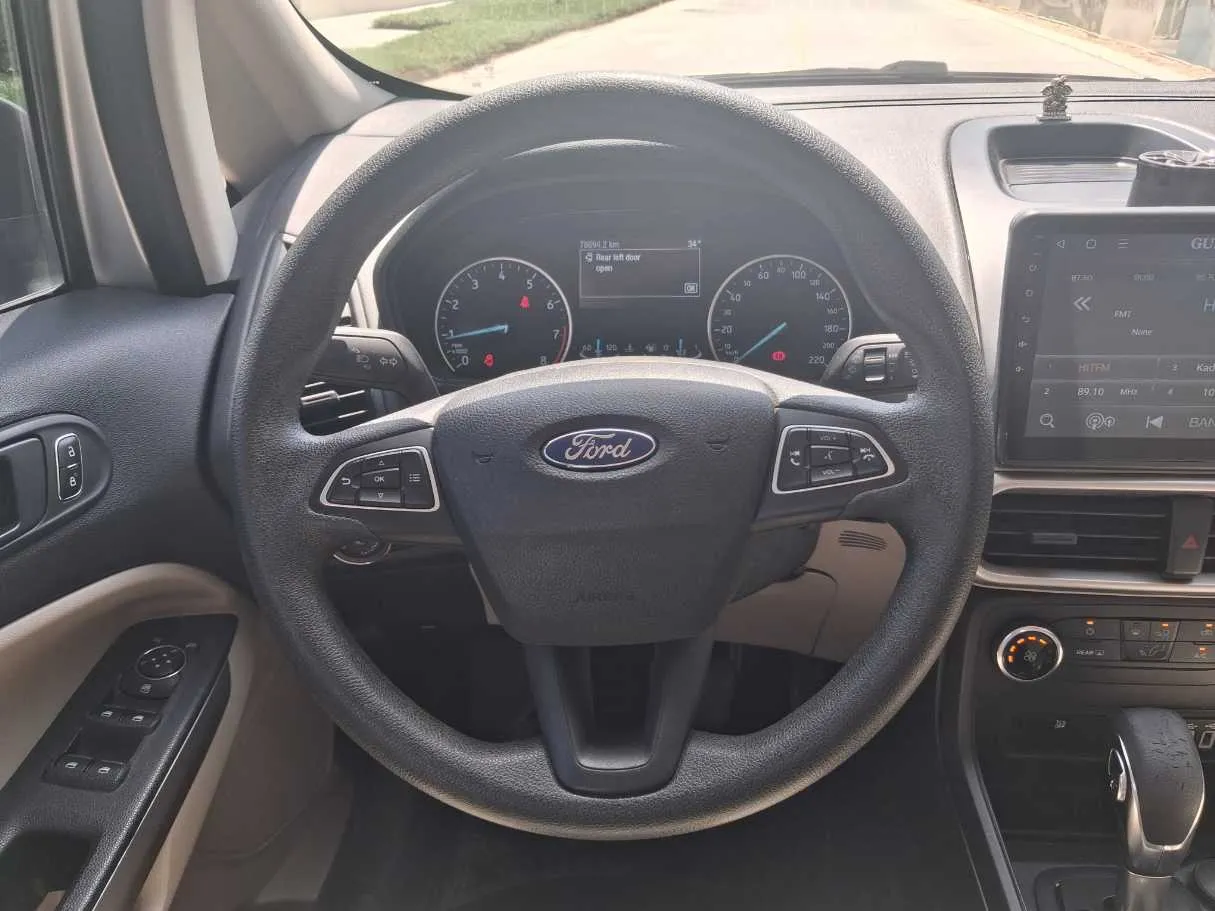 Car image 15