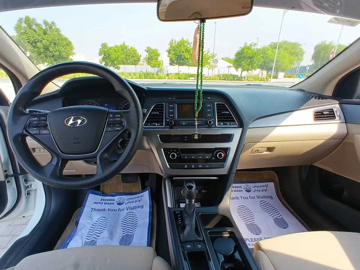 Car image 15