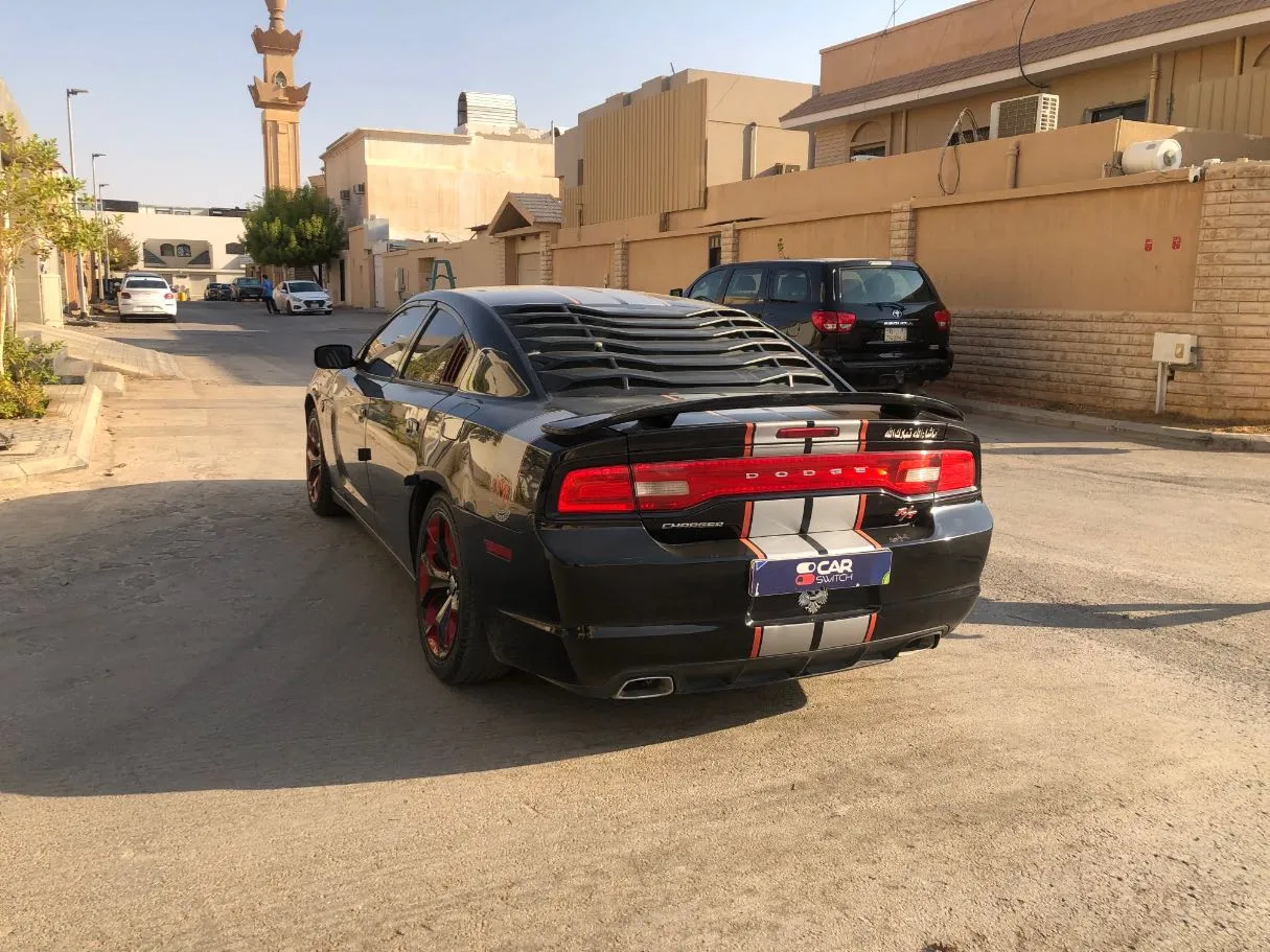 Car image 7