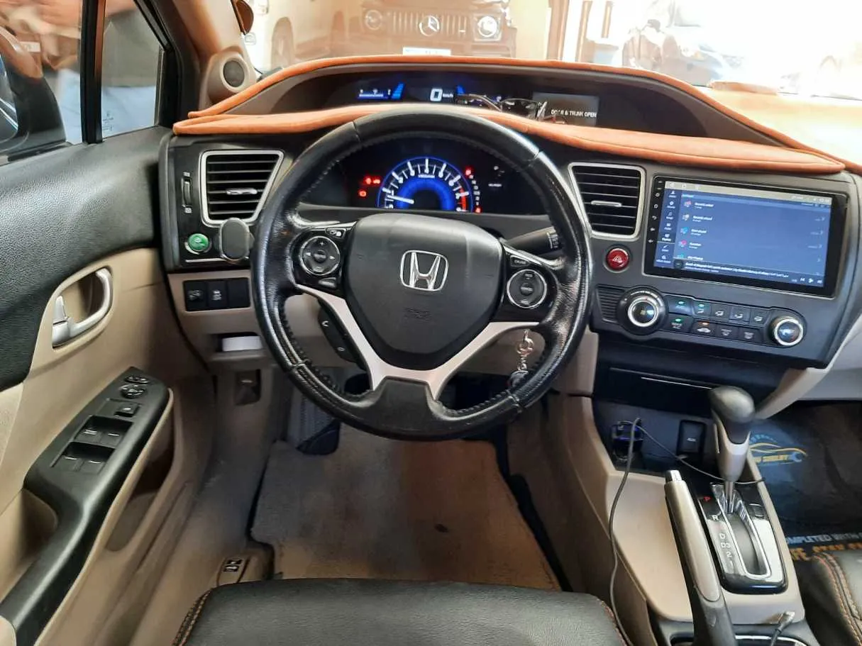 Car image 13