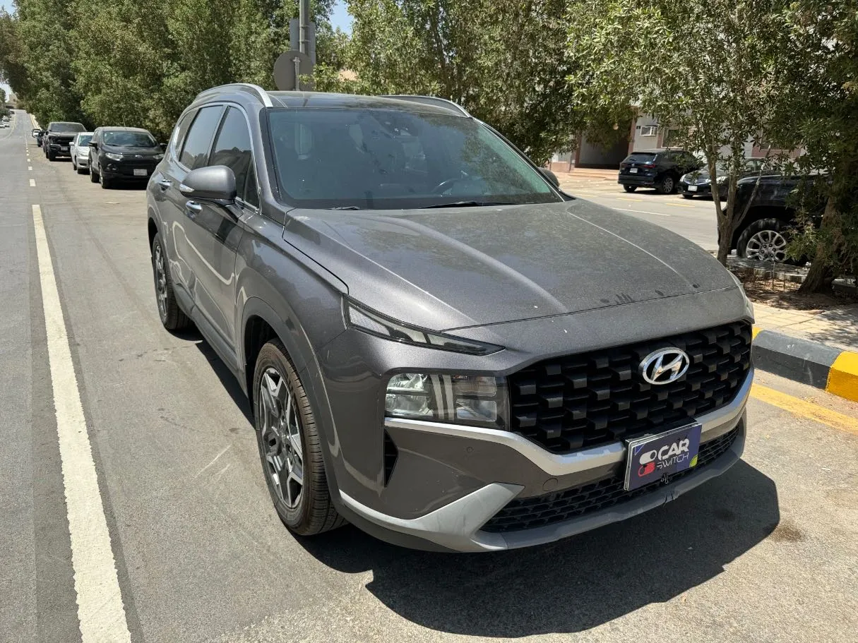 Car image 3