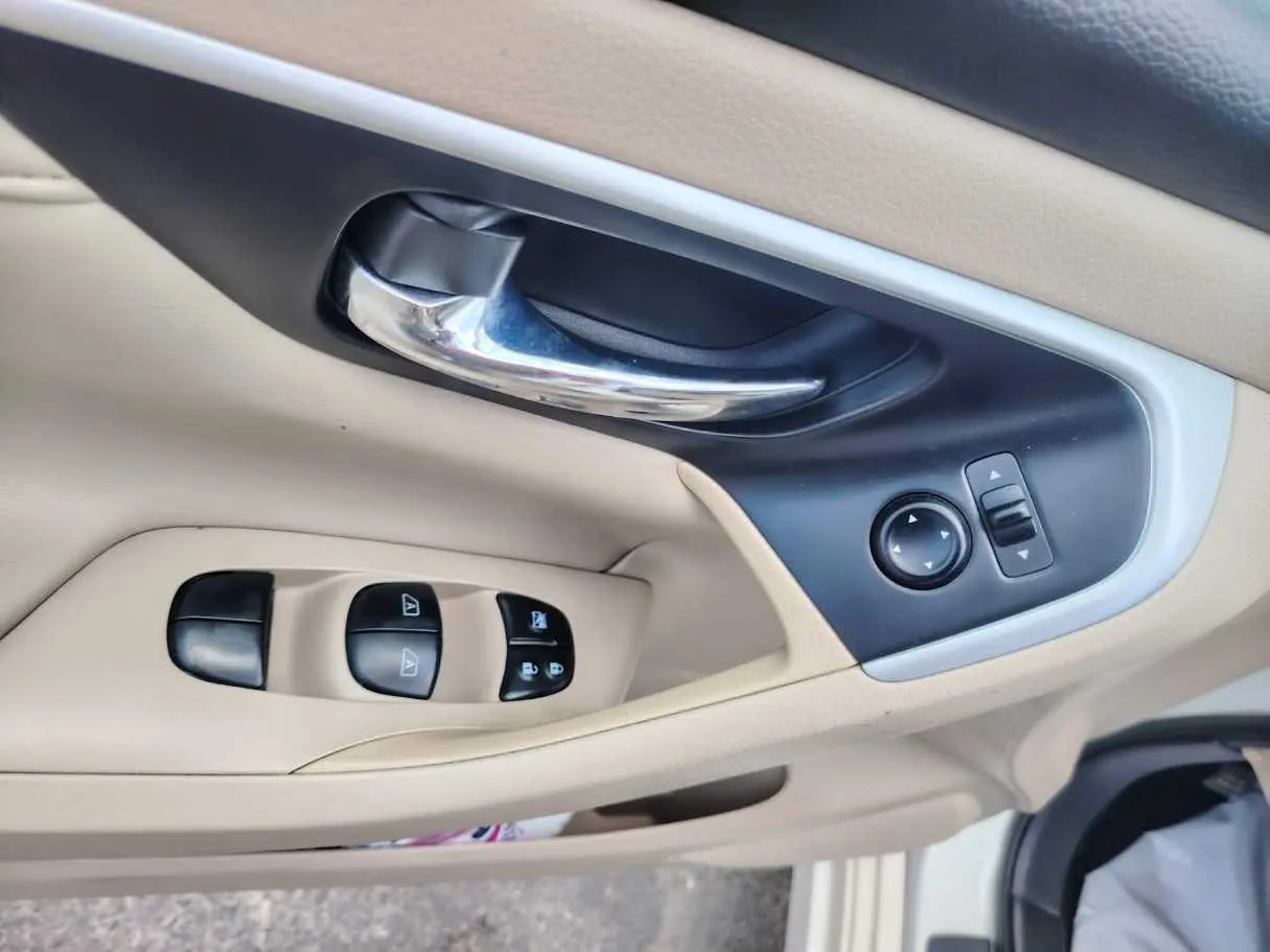 Car image 39