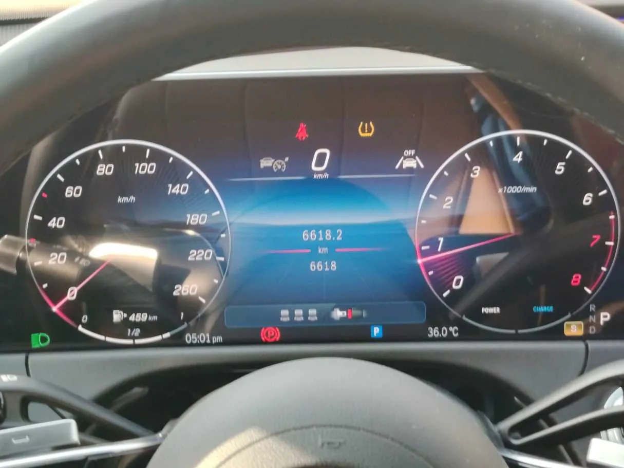 Car image 20