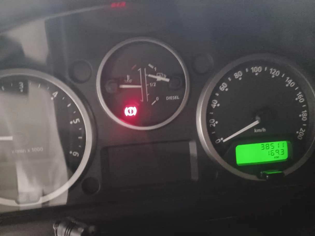 Car image 17
