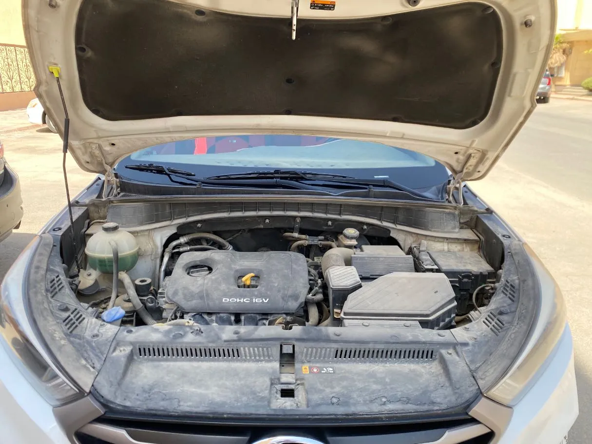 Car image 25