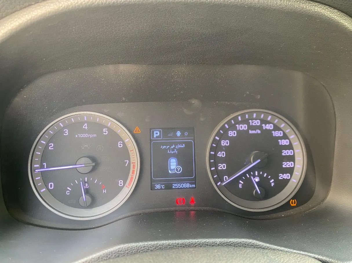Car image 19
