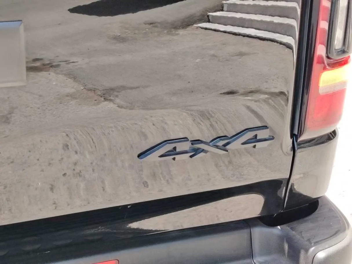 Car image 36