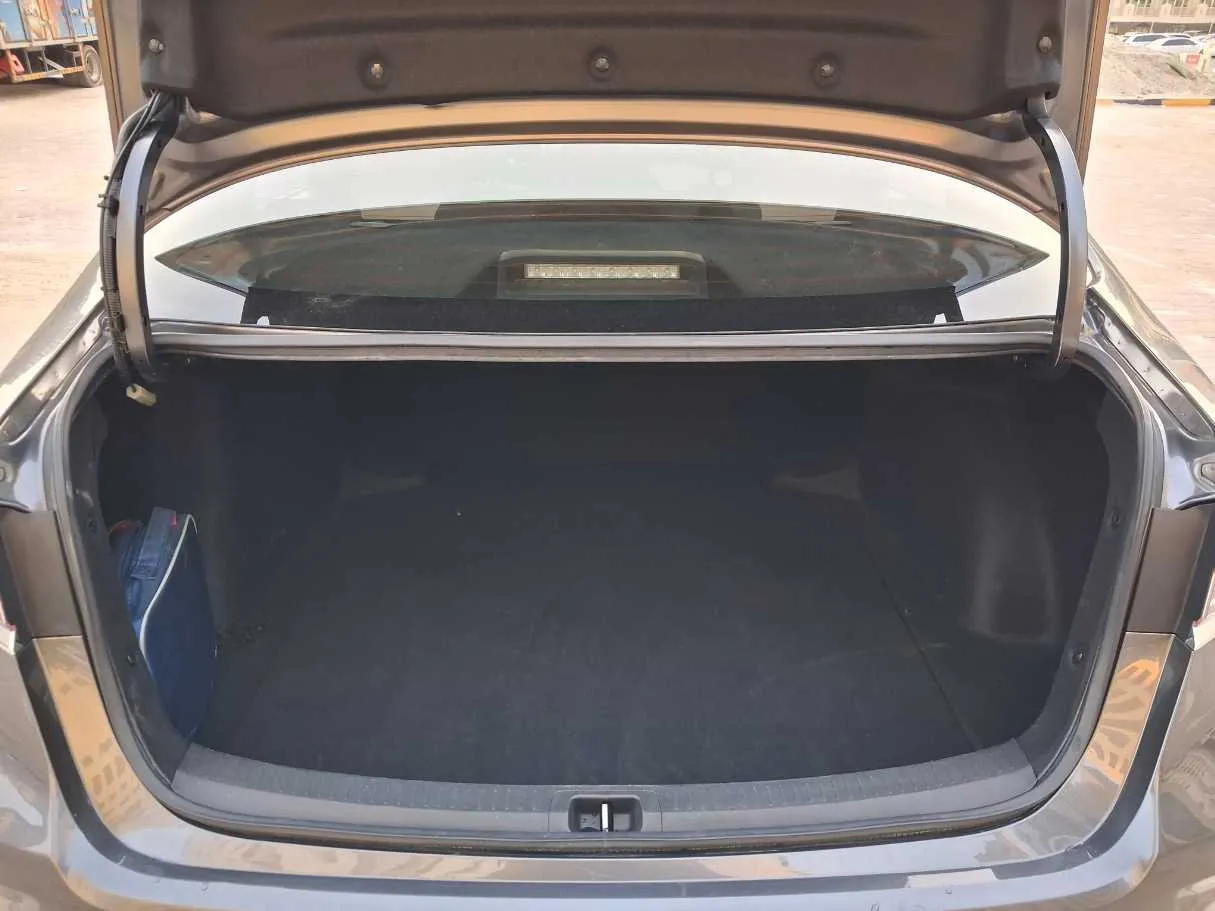 Car image 21