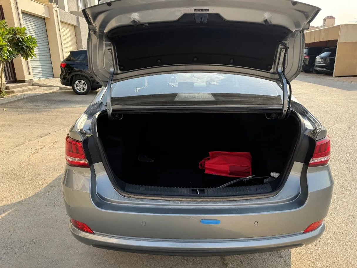 Car image 22