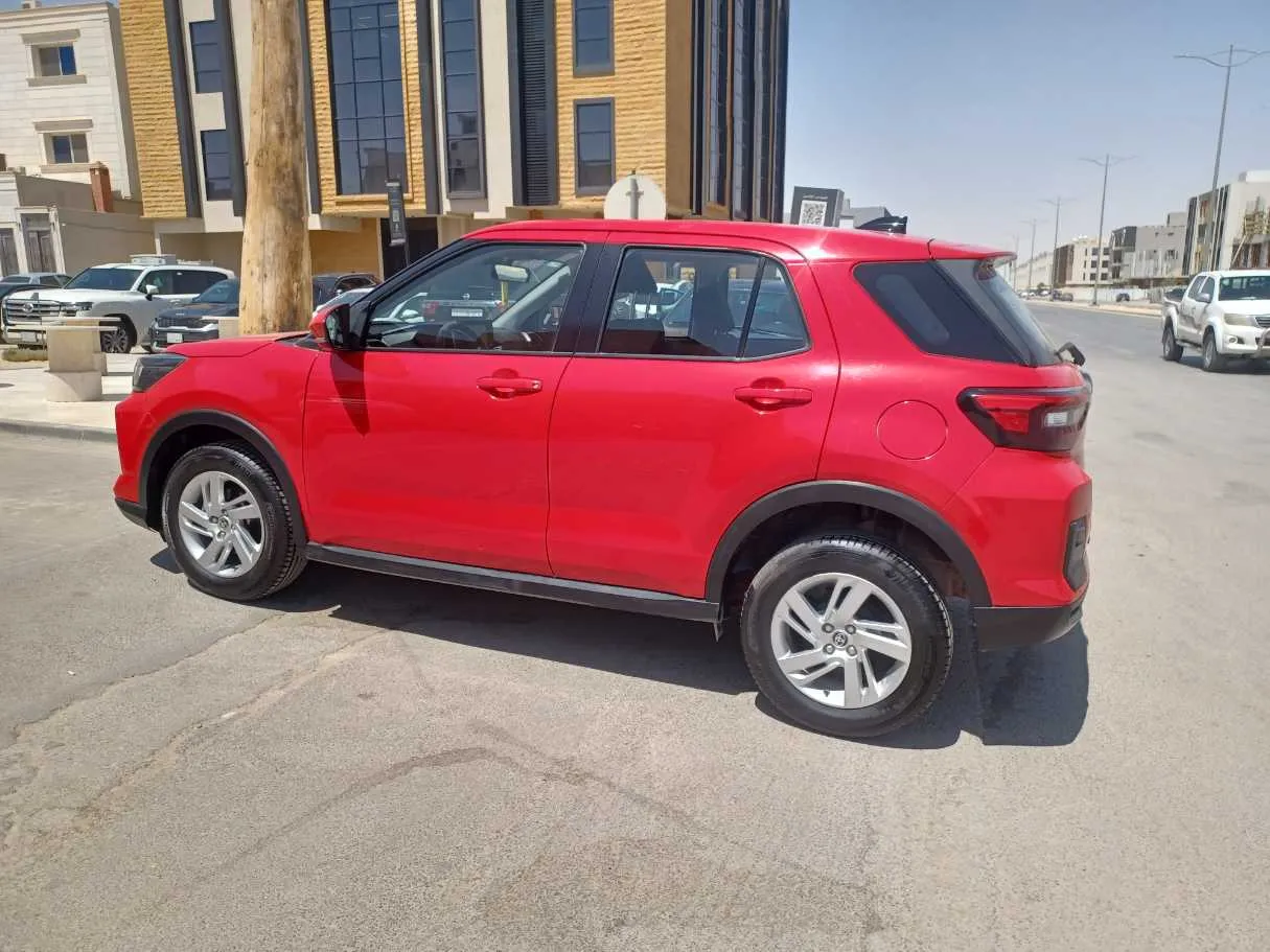 Car image 8