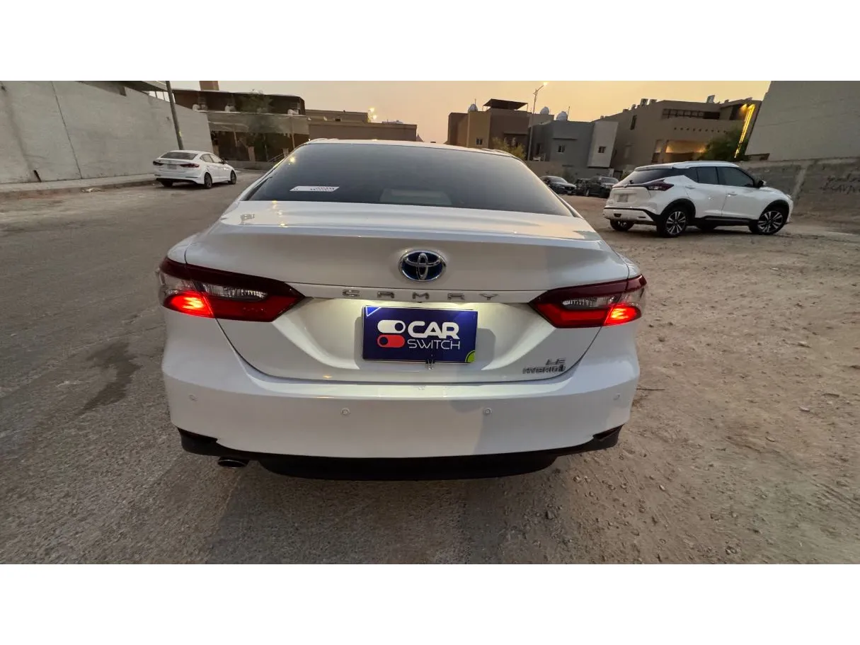 Car image 6