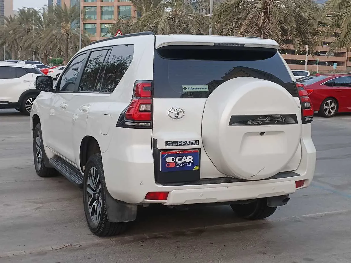 Car image 5