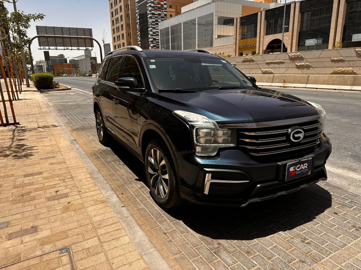Car image 3