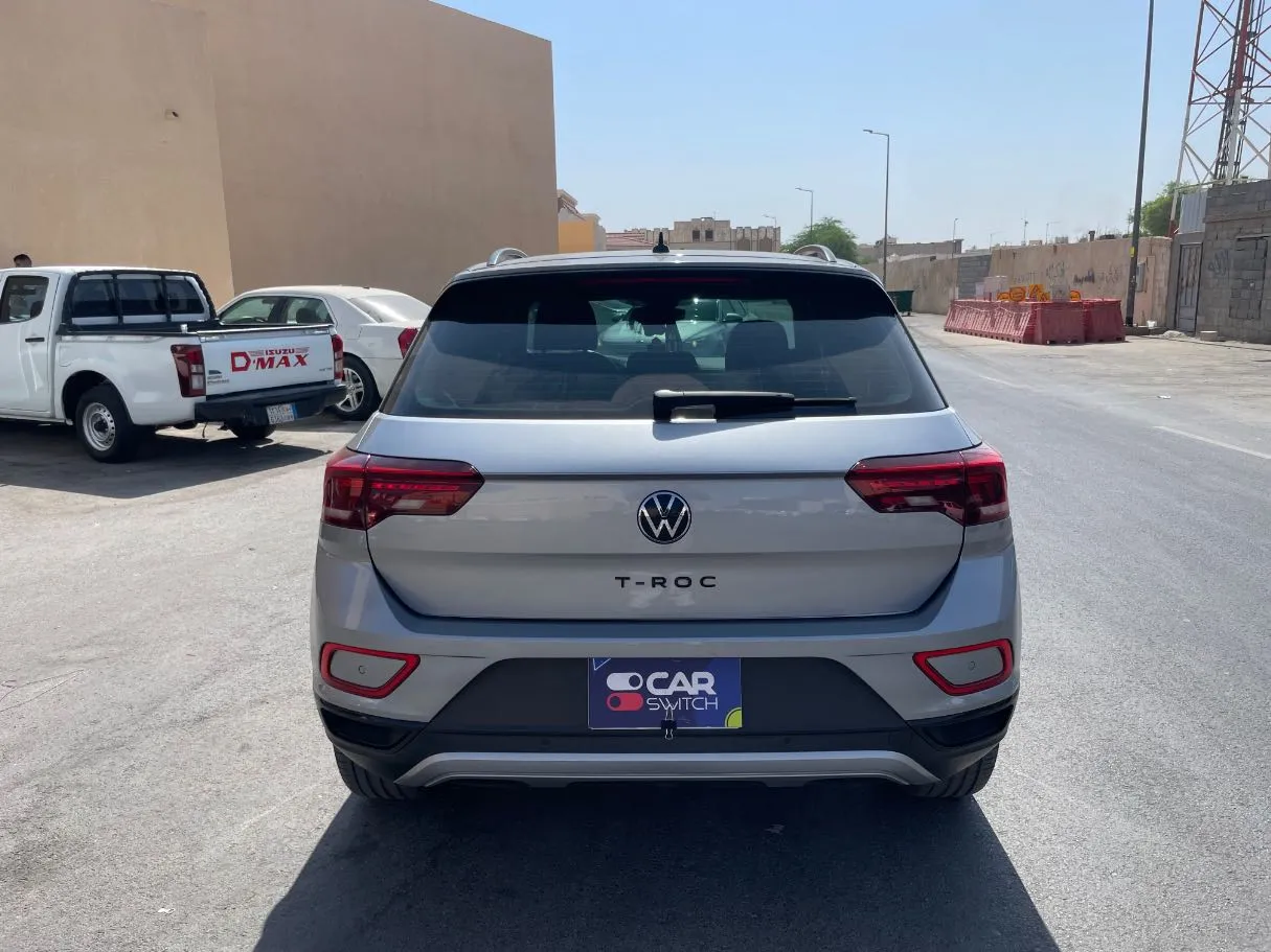 Car image 6