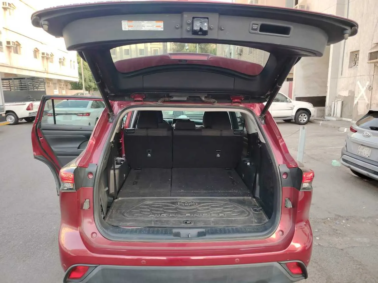 Car image 28
