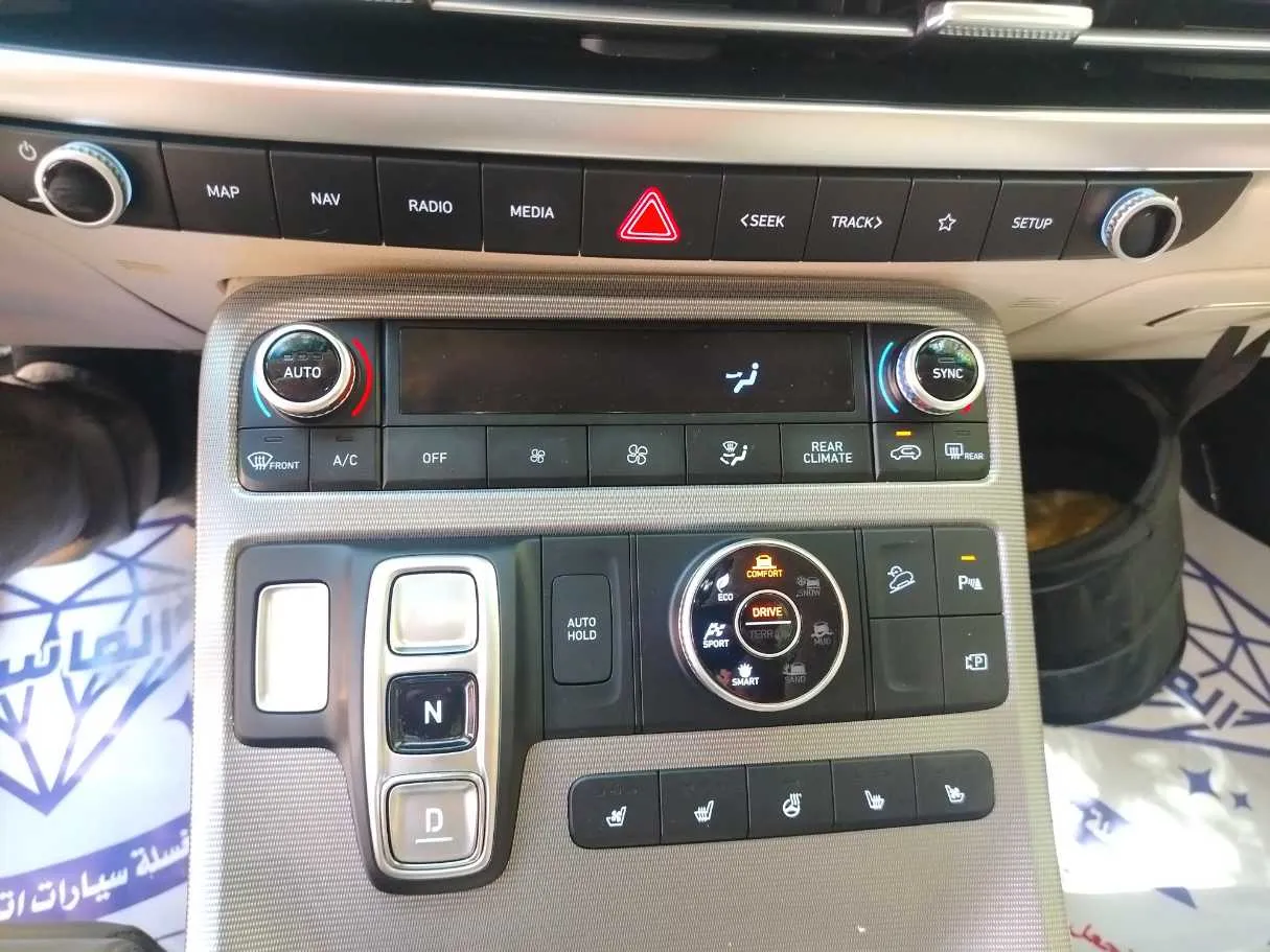 Car image 23