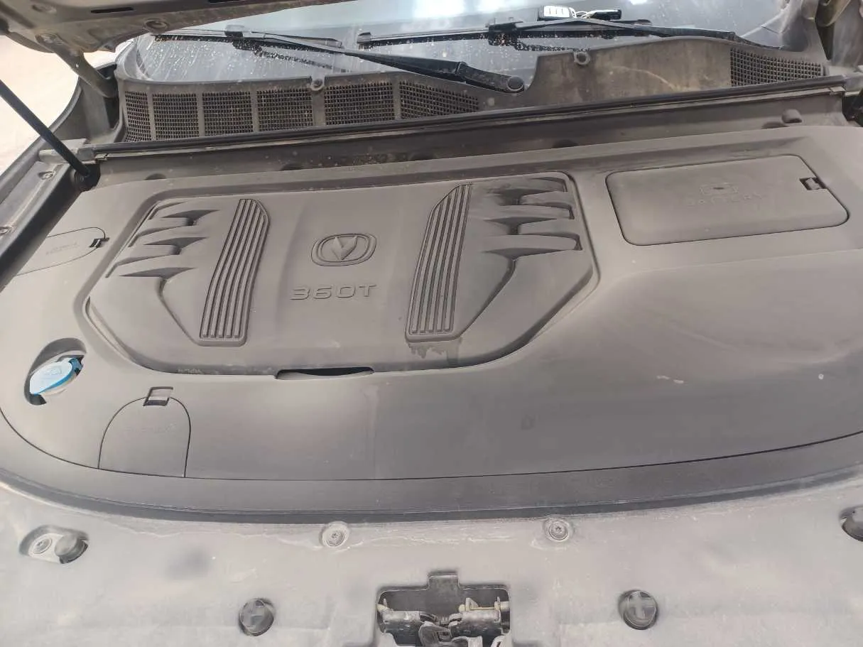Car image 24