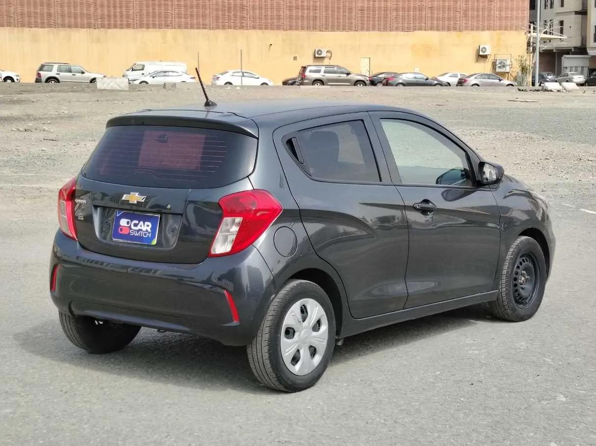 Car image 5