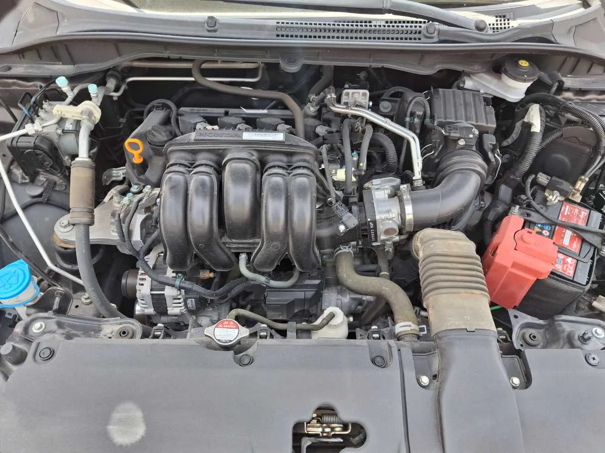 Car image 19