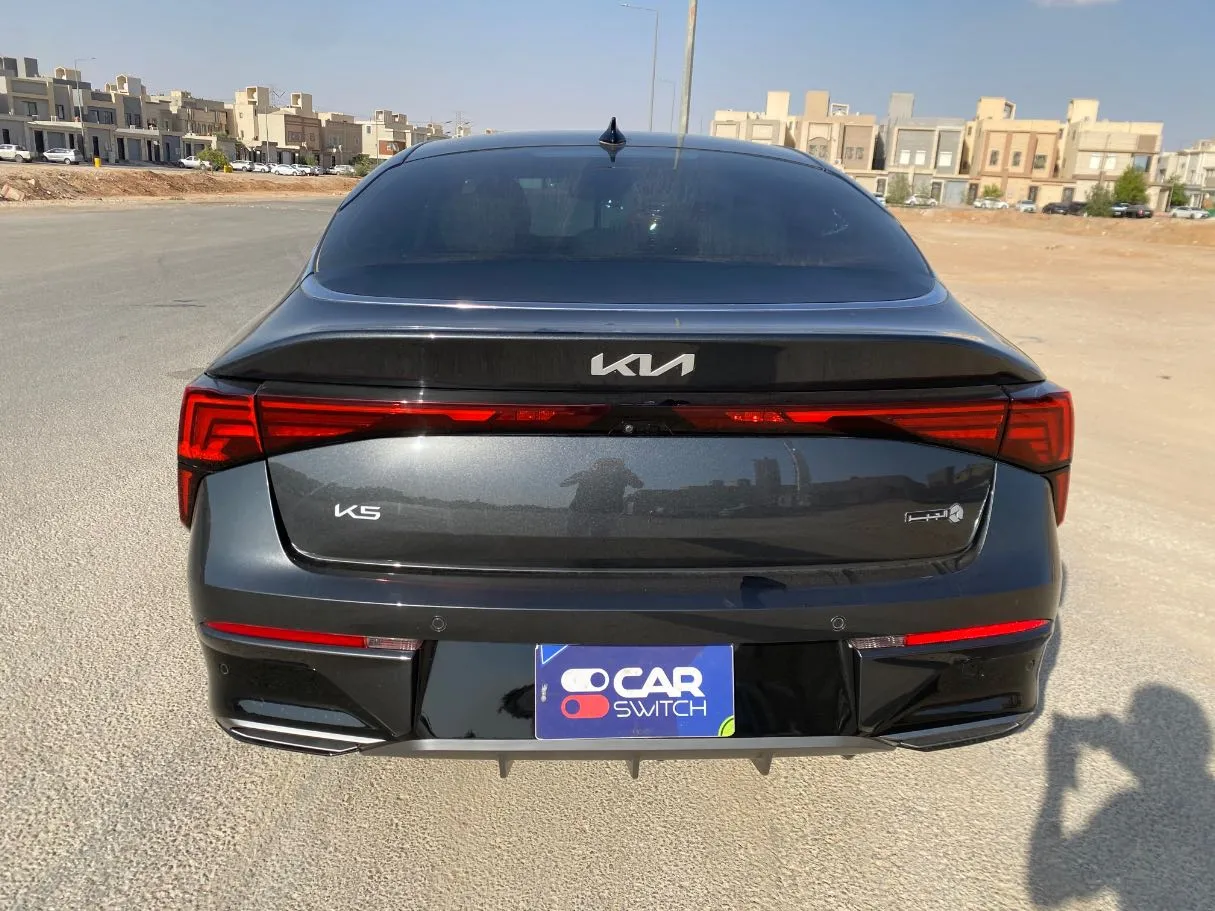 Car image 6