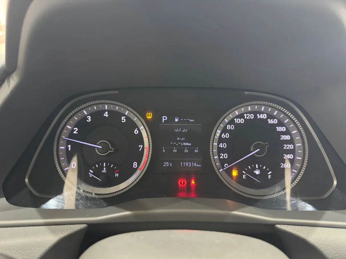 Car image 13