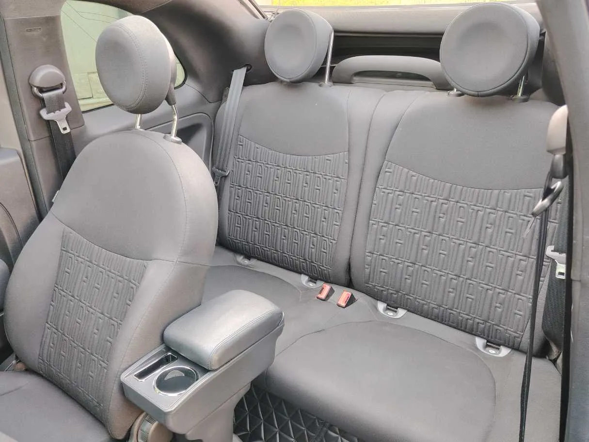 Car image 18
